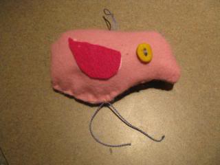 Stuffed felt Christmas ornaments: A handicraft project